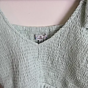 Poof‎ New York Shirt Womens Sz M Mint Green Cottage Ruffle Eyelet Top Blouse thumbnail 3