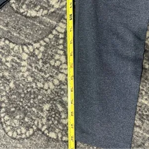 Splits59 Women’s Size M Charcoal Gray Left Hip Heart Capri Cropped Leggings thumbnail 7