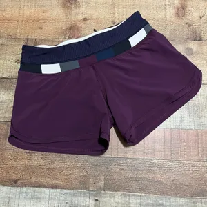 Lululemon Wmns Burgundy Groovy Run Short Sz 6 Athlete Gym Yoga Running Crossfit thumbnail 2