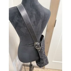 Coach Vintage Signature Monogram C Canvas Hobo/Bucket Bag 02' 6076 Black Y2K thumbnail 4
