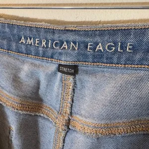 American Eagle Mom Straight Jean Size 18 Medium Blue thumbnail 5