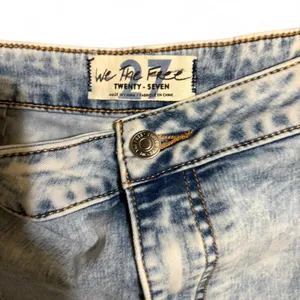 We The Free Acid Wash Extreme Flare Bell Bottom Jeans Size 27 thumbnail 2