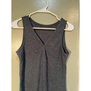 Womens Sleeveless Henley Tank Top Dark Charcoal Gray Ribbed V-Neck Button C5J020 thumbnail 2