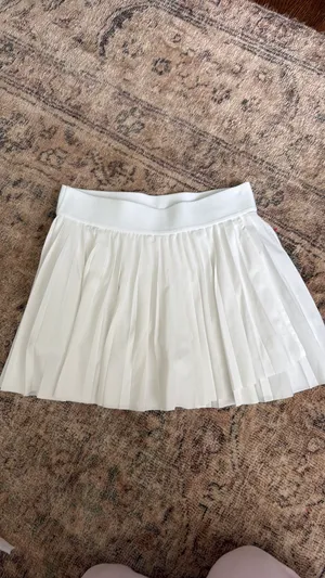 Aritzia White Tnaaction Pleated Athletic Skort thumbnail 3