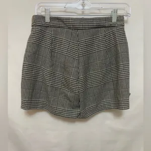 Zara Basic‎ Collection Womens Ruffle Shorts Black/White Print Size Medium thumbnail 4