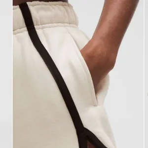 Lululemon Scuba Mid-Rise Oversized Short 3" Trim Light Ivory / Black NWT thumbnail 15