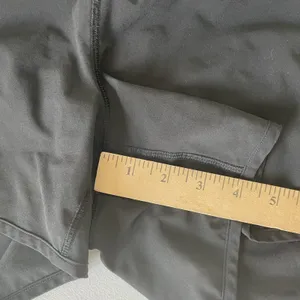 Lululemon Low Rise Athletic Shorts Athleisure Performance Black Women's Size 12 thumbnail 11