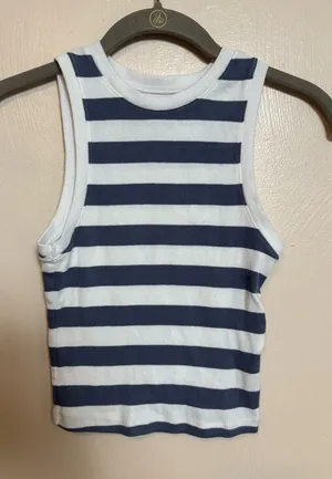 Hollister Women’s Teen Tank Top Shirt Sleeveless Gray White Striped Ribbed Tank thumbnail 1