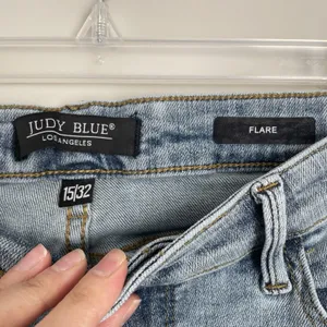 Judy Blue Size 32 Flare Mid Rise Knoxville Pin Tack Jeans thumbnail 3