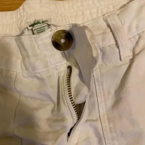 White Arie Shorts American Eagle thumbnail 2