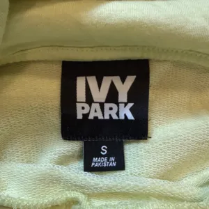 Ivy Park Cropped Oversized Hoodie Sweatshirt Sz S Pale Yellow Logo thumbnail 5