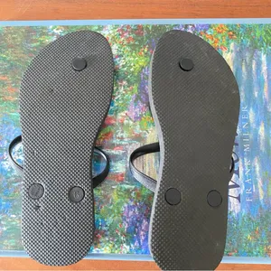•Old Navy flip flops• Size 6 thumbnail 3