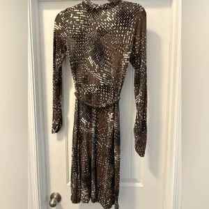 CAbi Brown White Dotted Long Sleeve Knit Belted Midi Dress Size Small thumbnail 4