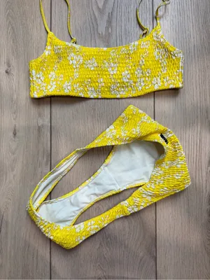 Triangl Inesa Yellow Pop Textured Floral Bikini Set Size Large Bottom Medium Top thumbnail 10