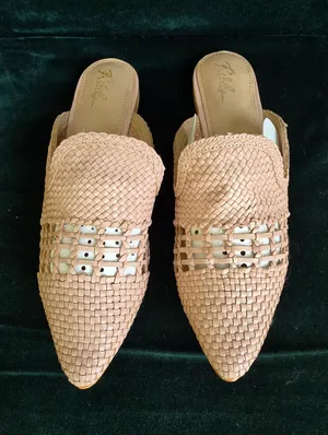 Woven Leather Pointed thumbnail 1