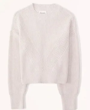 Abercrombie & Fitch Size M Crew Wedge Pullover Knit Sweater in Cream thumbnail 1