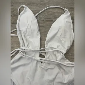 One Piece Padded White Swimsuit With Belt S thumbnail 2
