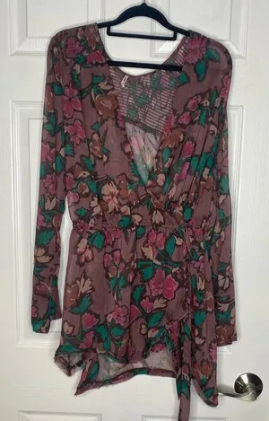 FREE PEOPLE Floral Raw Hem Wrap Top with‎ Ruched Back Detail Size Small thumbnail 1