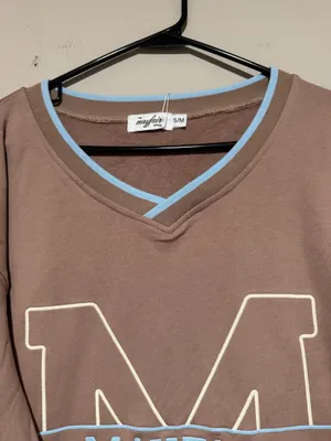 Mayfair v-neck sweatshirt thumbnail 2