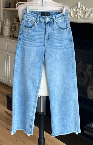 Social Threads Risen Jeans Light Wash Wide Leg Crop Jeans Frayed Hem - Women thumbnail 1