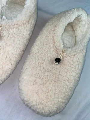 Fuzzy slippers White thumbnail 2