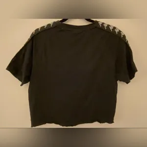 Kappa Black Cropped Cut T-shirt Unisex Size Small thumbnail 2
