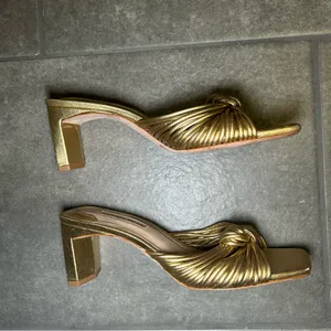 Antonio Melani Gold Knotted Leather Square Toe Sandal Heels Women’s Shoe Size 7 thumbnail 5