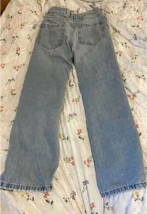 Hollister Jeans : Low-Rise Tapper Baggy thumbnail 2