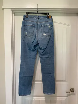 American Eagle Outfitters Ripped Mom Jean thumbnail 4