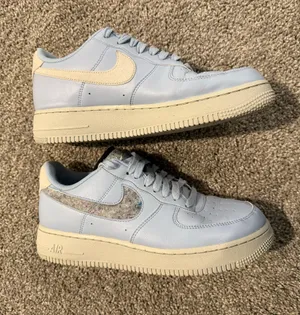 Women’s Nike Air Force 1 baby blue thumbnail 2