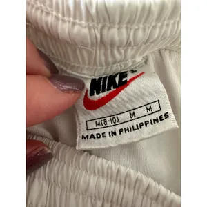 Vintage Nike Track Pants Women Medium White 90s Windbreaker Joggers Swoosh Logo thumbnail 6