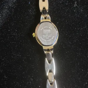 Christian Benet FMDCB633 Mother F Pearl Face Gold Classic Diamond Bracelet Watch thumbnail 4