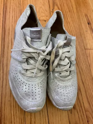 UGG Tye trainers Suede TREADLITE Lace-Up Sneakers Stardust Silver 1019058 Sz 8 Breathable coastal thumbnail 2