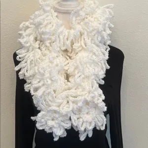 NWT Angelas Designs hand crocheted one of a kind loopy boa scarf thumbnail 4