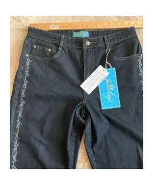 Embroidered dark wash jeans thumbnail 7