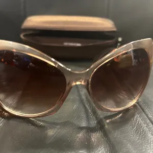 Chic Brown Sunglasses thumbnail 4