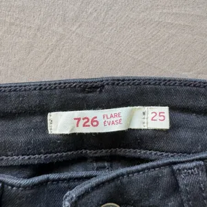 Levi’s 726 High-Rise Flare Jeans thumbnail 10