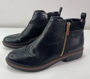 Tommy Hilfiger TWFAWN Black Leather Ankle Boots Logo Women 7M Zipper Equestrian thumbnail 1