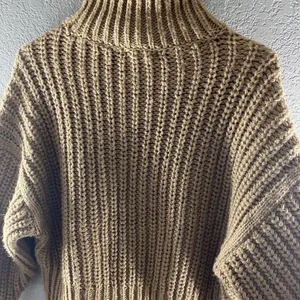 H&M Chunky Knit Turtleneck Boxy Sweater thumbnail 14