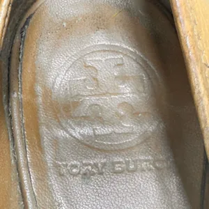 Tory Burch Brown Leather Loafers with Gold Emblem thumbnail 4
