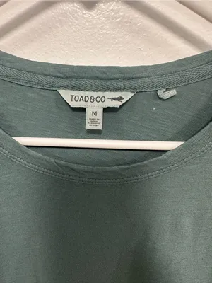 Toad&Co Women's Long-Sleeve organic cotton Crew Tee in Teal Green Size medium thumbnail 4