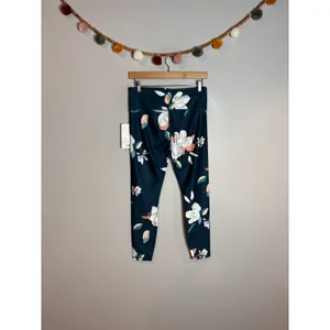 NWT Athleta teal floral Elation 7/8 leggings thumbnail 2