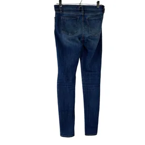 Gap True Skinny Distressed Jeans Size 0 / 25R Medium Wash EUC thumbnail 3