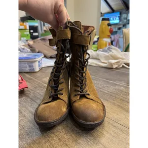 Born Cass Block Heel Lace Up Distressed Suede Ankle Combat Boots Rust Size 6 thumbnail 5