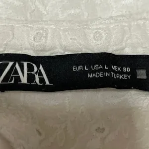 Zara White Embroidered Eyelet Floral Ruffle High Rise Tiered Mini Skort Skirt L thumbnail 5