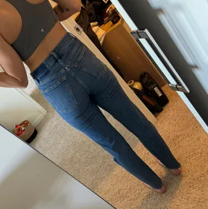 Abercrombie High Rise Mom Jean thumbnail 2