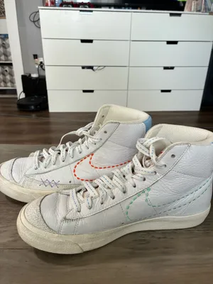 Nike Women’s Blazer Mid 77 Sneakers thumbnail 2