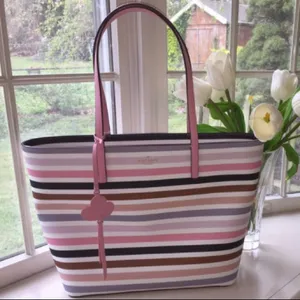 ⛔️SOLD⛔️Authentic Kate Spade leather stripes tote thumbnail 5