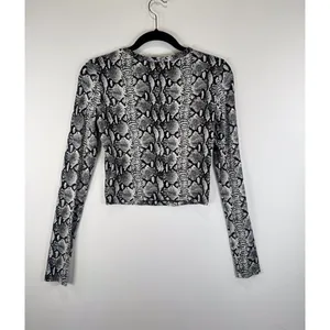 Alice + Olivia Womens Top Gray Delaina Snakeskin Print Cropped Long Sleeve XS thumbnail 8