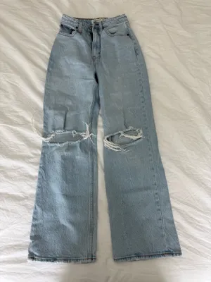 Abercrombie High-Rise Jeans thumbnail 1